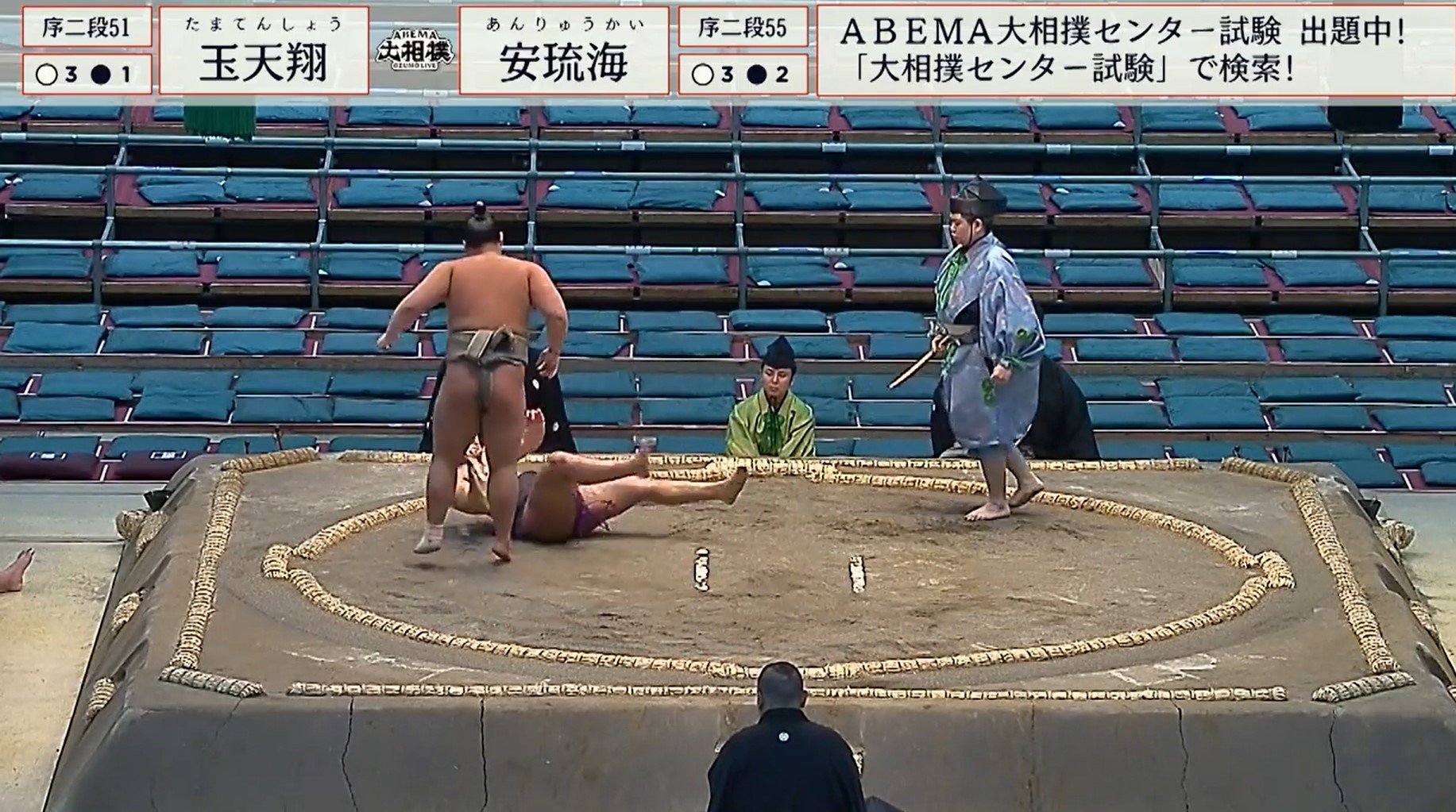 土俵上で目を疑う光景… 力士が背中で“くるくる”回転 まるでブレイキンな珍しい展開に驚きの声 | 大相撲 | ABEMA TIMES | アベ ...