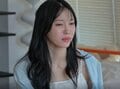 イケメン俳優になった元カレが美女とデート…目の前で目撃した元カノが嫉妬で号泣「最悪の気分」