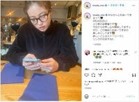 今田美桜のナチュラルなメガネショットに「めっちゃ絵になる」「メガネ姿もなんだか新鮮」の声