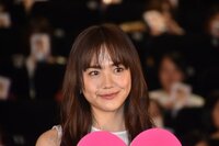 『オトナ高校』松井愛莉、満面の笑みを浮かべる写真に「その笑顔100点満点」と絶賛の声