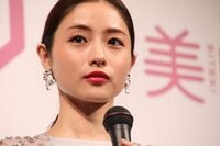 石原さとみ、窪田正孝&市川実日子との兄弟風3ショットに反響「本当に仲良し」