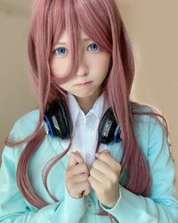 コスプレイヤー・猫田あしゅが「五等分の花嫁」中野三玖に変身！「尊い」「怒った顔も可愛い」と反響