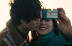 衝撃キス！イケメン俳優、元トップアイドルの唇を奪い…反響続々「最高！」「泣いた」『私たち結婚しました 5』最終話