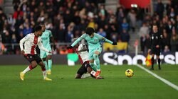 三笘薫、“予測不能”ドリブルで相手DFをまるで子ども扱い 「レベチで草」驚きの声