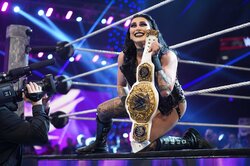 “最恐”人気女子レスラーが初々しいデビュー当時の写真を公開…ギャップ全開のナチュラルメイクにファン驚愕「今と違いすぎる」