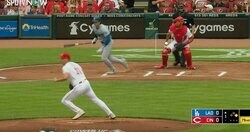 えっ？ いきなり走った…！？ 大谷翔平にネット上が総ツッコミ！ 初球打ち→全力疾走の“全力プレー”にファン騒然 「頑張りすぎだろ」「無理しないで欲しい」