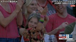 現地ファンの女の子もニコニコで“天使の笑顔”大谷翔平、14試合ぶりの38号に球場全体スタンディングオベーション