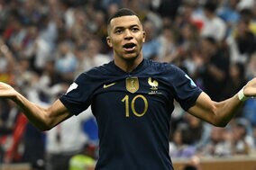 【W杯】ムバッペの同点弾と何が違う？　元英代表FWの“ジョーク投稿”が話題「これが英国のユーモア」