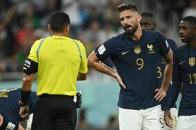 【W杯】なぜ取り消しに？　仏代表FWジルーの幻のバイシクル弾に疑問の声「ゴール・オブ・ザ・トーナメントが奪われた」