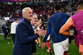 激闘を制して2大会連続の決勝進出、フランスのデシャン監督「選手と手を取り合い…」