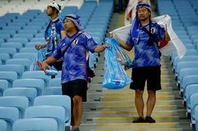 【W杯】「彼らを恋しく思うだろう」　ベスト16敗退後も見せた日本人サポーターの“ゴミ拾い”に反響拡大