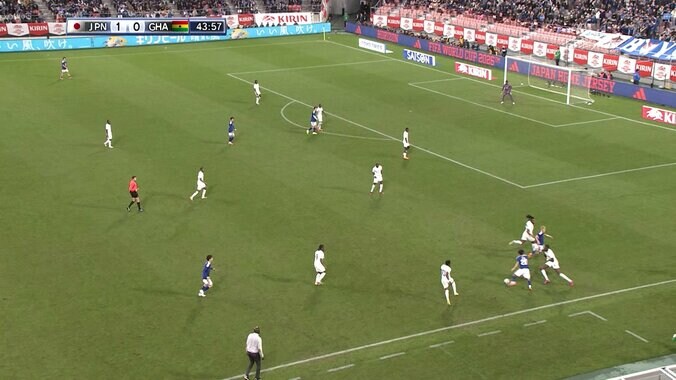 驚愕！久保建英の“急加速ドリブル”が「クイックネスすご」「ファウルでしか止められない」超絶タッチにガーナDFは大慌て 5枚目