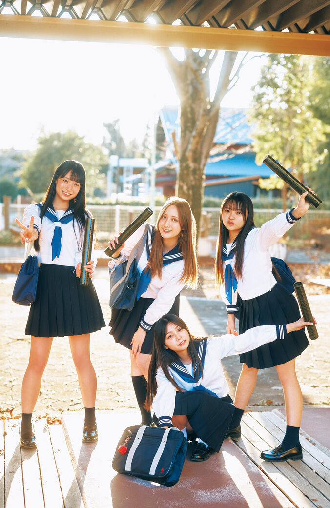 表紙＆巻頭グラビア＆特別付録小冊子「制コレ24」   