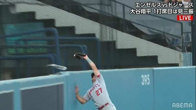 大谷翔平の同僚トラウトが3ランをもぎ取った！ ピンチを救うホームランキャッチに視聴者も「マジ神」「すごすぎやんｗｗｗ」 1枚目