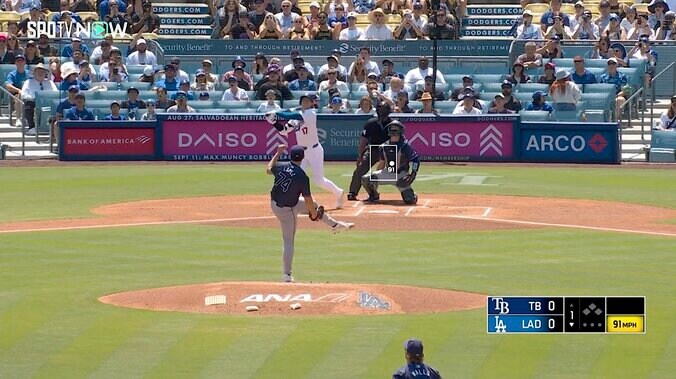 【写真・画像】大谷翔平、死球直撃で球場騒然！ あわや右手へ…危機一髪の瞬間に大ブーイング「うわー手首 大丈夫かな」SNSも大荒れ　1枚目