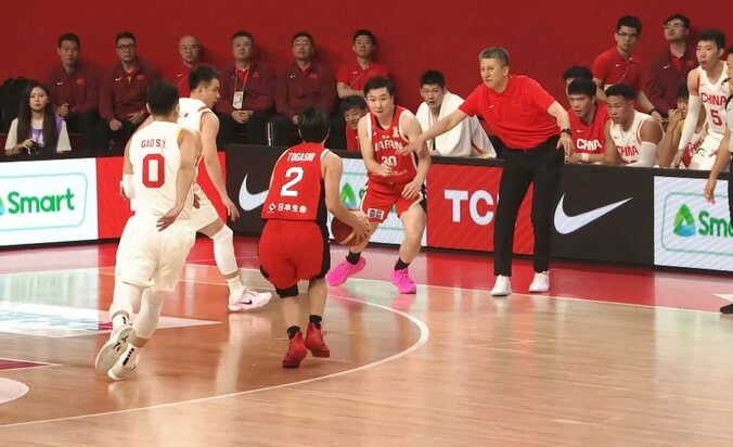 富永を邪魔する中国HC