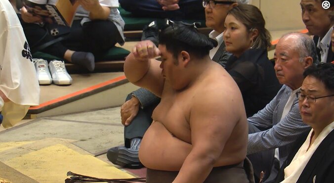 人気力士の背後に“凛”とした女性アスリートの姿 “黄金世代”の異色の存在感に「お相撲お好き！？」ファン注目 3枚目