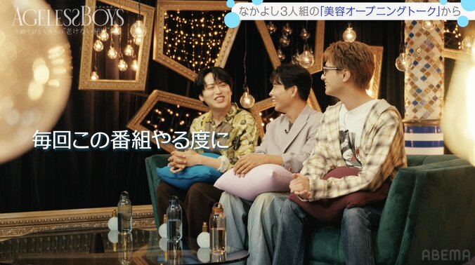 【写真・画像】“洗顔月2回”の人気アイドル、イメチェンカットに共演者感動 視聴者も悶絶「カッコいいよ」「短髪に黒縁メガネ最高すぎ」　2枚目
