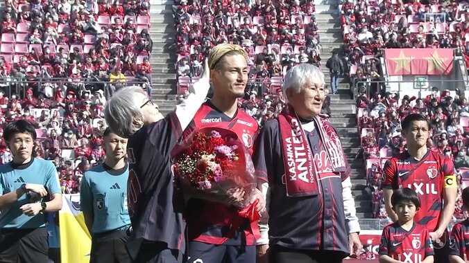 【映像】噂のおばあちゃんが鈴木優磨の頭をはたいて気合注入の瞬間