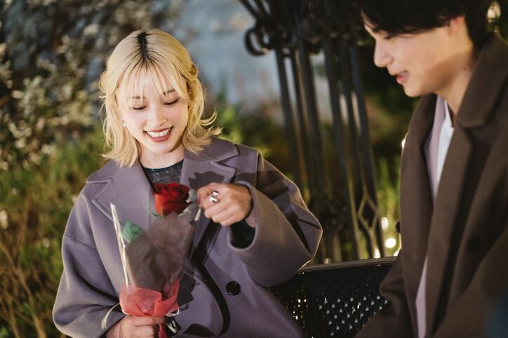 『silent』出演俳優に金髪モデル美女・美月がド直球質問「ぶっちゃけ、あり？なし？」その後まさかの展開に…『花束オオカミ』第1話