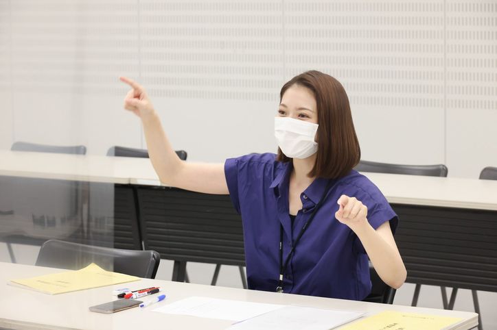 堀田真由、住田紗里アナからアナウンス指導！「完コピして本番に挑みたい」ドラマ『言霊荘』