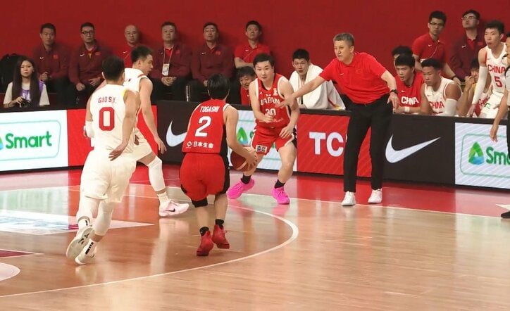 富永を邪魔する中国HC