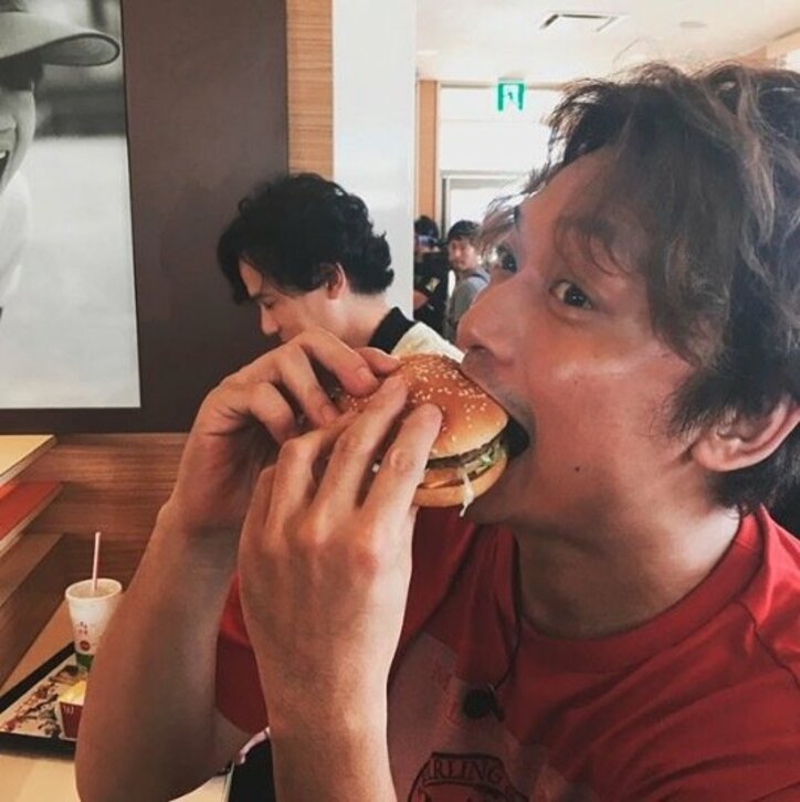 香取慎吾、大好きなマックを訪問「ヘーホンホヘホハイ食えなかった」と悔やむ
