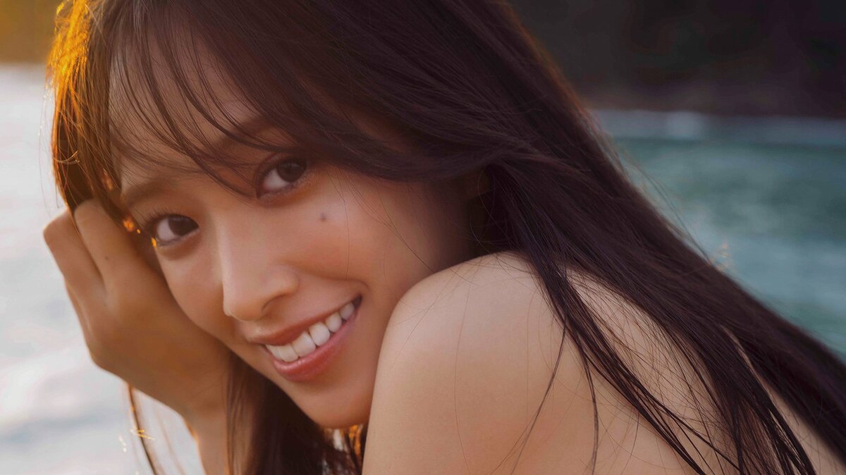 日向坂46佐々木久美1st写真集 タイトルは『めくる日々』、表紙4種類も