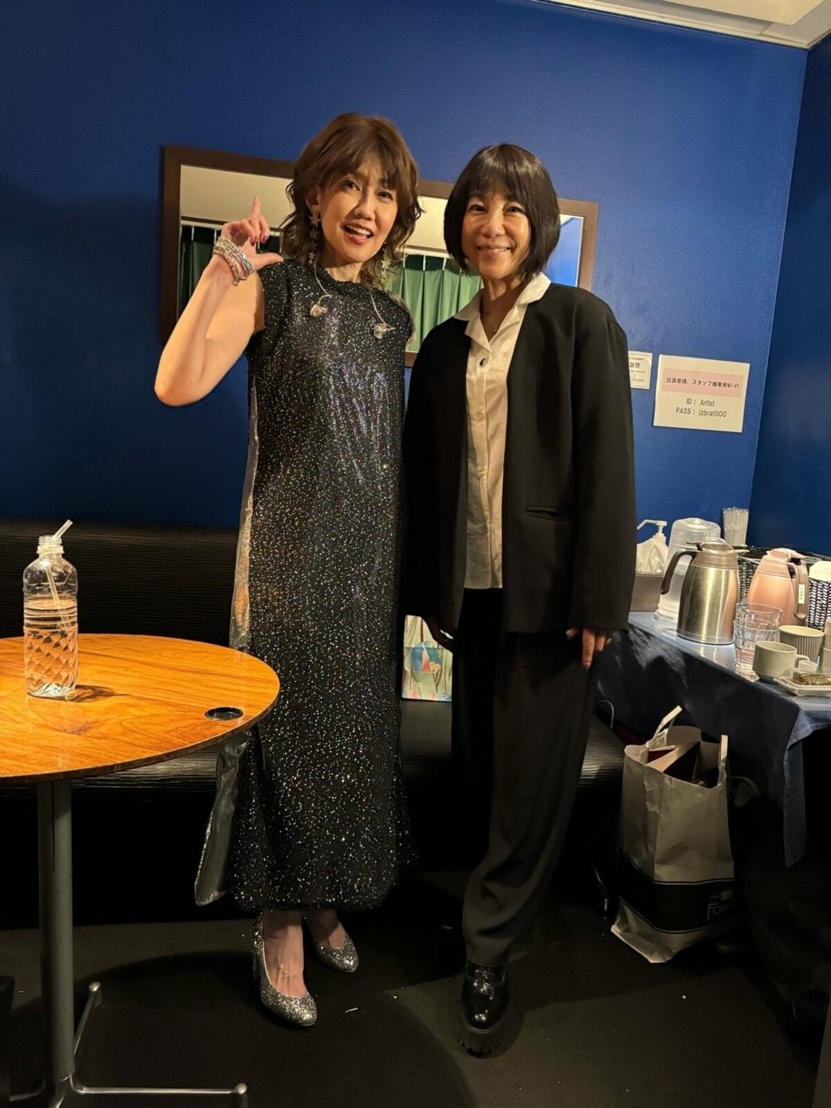 堀ちえみ、“花の82年組”同期との2ショット公開 ライブにも参加「一緒に