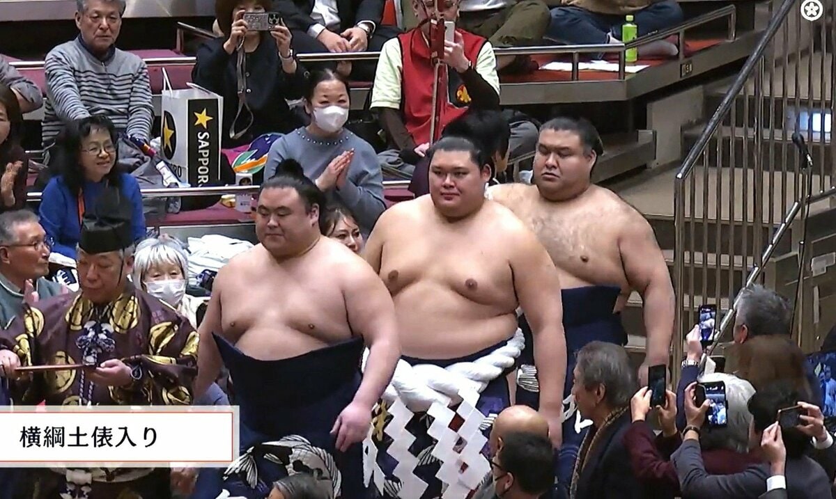今日の 相撲観戦 有名人 アズマックス