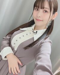 声優・上坂すみれ、気品あふれるワンピース姿の「夜あそび」オフショットに絶賛の声「尊いを超えて神々しい」
