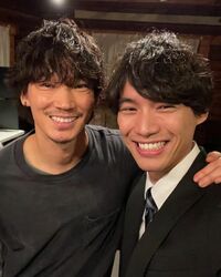 福士蒼汰＆綾野剛の『アバランチ』2ショットに「泣けるほど最高の笑顔」「とってもいいパートナー 宝物だね」とファン歓喜！