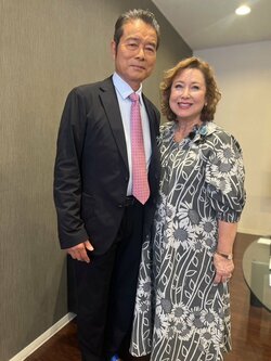 キャシー中島＆夫・勝野洋との2ショットに「仲良しで素敵な笑顔のご夫婦」「尊敬してます」と絶賛の声