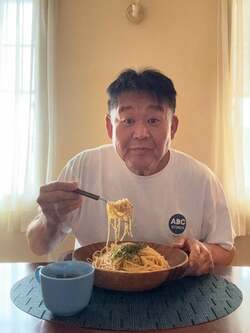  花田虎上、家族が寝ている間に作った朝食を公開「簡単にできるたらこパスタ」 