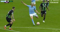 怪物ハーランドの“殺人級”弾丸ミドルシュート炸裂でスタジアム騒然！強過ぎ・速過ぎ・意外性あり過ぎの「規格外」な一撃にGKが完全に出遅れた瞬間