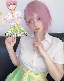 「眼福です！」「looks amazing」コスプレイヤー・せら、「五等分の花嫁」中野一花コスに絶賛の嵐