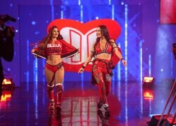 「ずっと同じ見た目」「若返ってないか？」9年ぶり復活の“殿堂入り”美女タッグのビジュアルにファン驚嘆「美魔女やな」