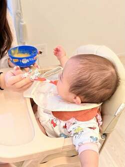 杉浦太陽、長男・青空くんの高校の保護者説明会へ 次女・夢空ちゃんの離乳食の様子も公開