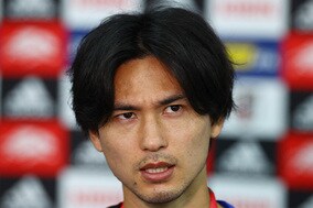 【W杯】「下手にボールを追いかけても…」　南野拓実がスペイン戦の前半0失点をノルマ化