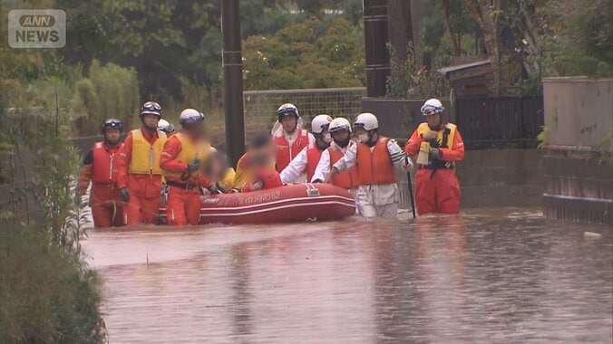 土砂崩れや浸水も相次ぐ…各地で危険な大雨　迫る“ダブル台風”に警戒 1枚目