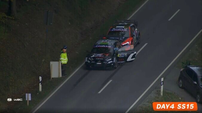 橋の欄干へ直撃も「OKって」 世界最速ラリーでSS中止の大事故→直後の光景に騒然「がっつり当たってる」 3枚目