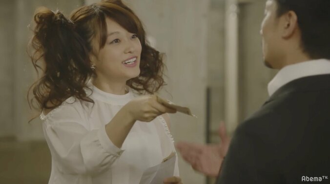 山地まり、SNSの「いいね！」のために狂い始めるキャバ嬢を怪演「狂いっぷりが気持ちいい」と反響 5枚目