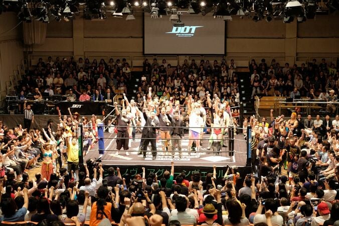 サイバーエージェント・藤田社長のお気に入りは男色ディーノとササダンゴ!? DDT、業界No.1へのスタート 2枚目