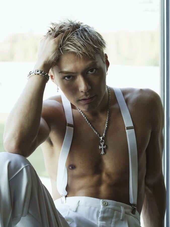 EXILE SHOKICHI、究極のセクシー写真『BYAKUYA』より “肉体美”魅せる新写真を公開 1枚目