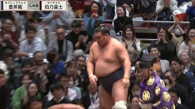 鬼の形相で見下ろす豊昇龍