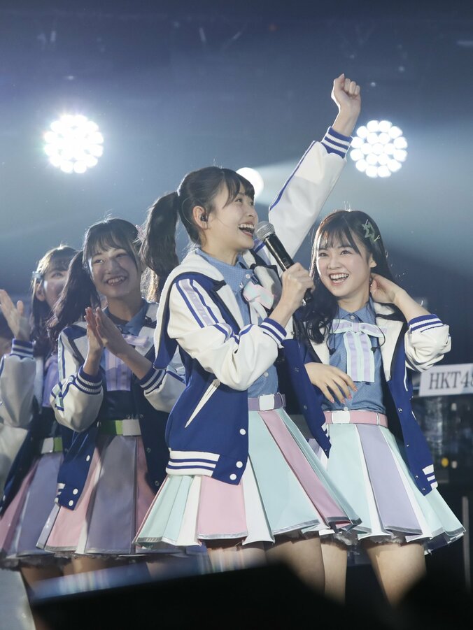 HKT宮脇咲良がセンターで『二人セゾン』を披露！　“対決”では欅坂が勝利 4枚目