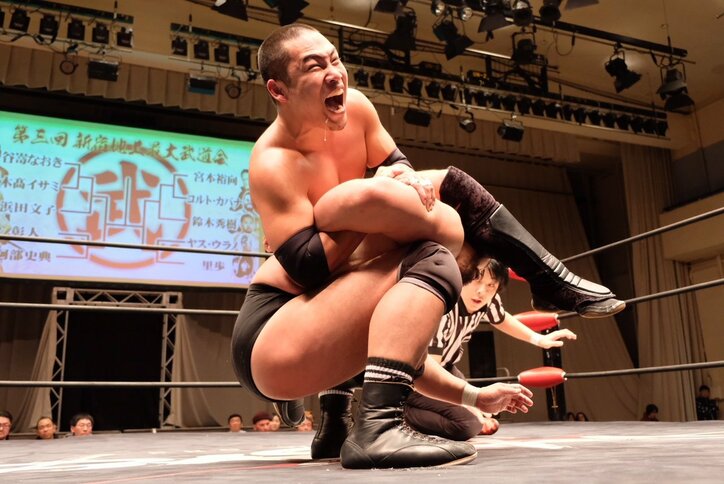 独自ルール、超異色対決…豪華で異色な顔ぶれが大暴れ！「新宿地上最大武道会」開催