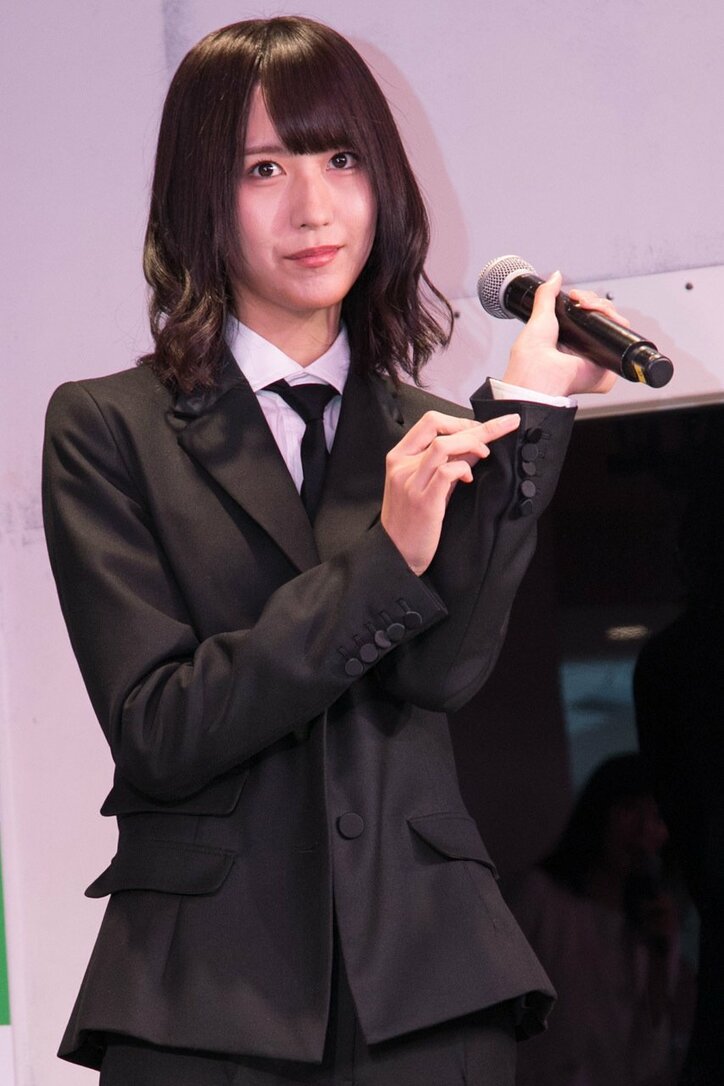 欅坂46の”ほんわかメンバー”が歴代衣装で登場! 佐藤詩織は”欅らしさ”全開のオリジナル服に身を包む