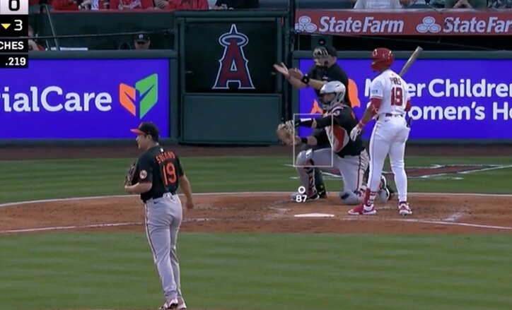 【写真・画像】球場騒然！ 菅野智之、衝撃の速球で“3球三振斬り”「気迫が違う」「これは打てん」外角低めいっぱいに“圧巻ストレート”「オ軍のエースやん」　1枚目