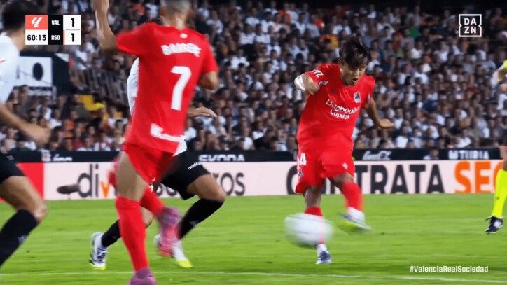 【写真・画像】衝撃弾！ 久保建英の“開幕戦ゴラッソ”にSNS沸騰「ワンタッチ目が極上すぎる」「振りと判断が速い」絶妙ステップ→強烈ショット　1枚目